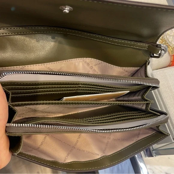 MICHAEL KORS Jet Set Large Ombré Signature Logo Crossbody Bag
Olive Multi 
NWT - Picture 10 of 16